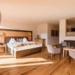 Zentral ****superior Hotel