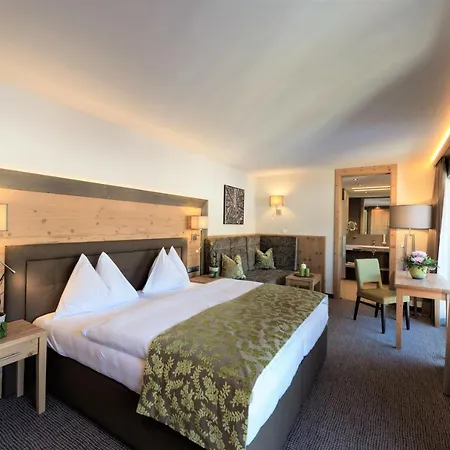 Zentral ****superior Hotel