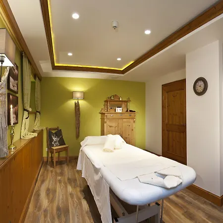 Zentral ****superior Hotel