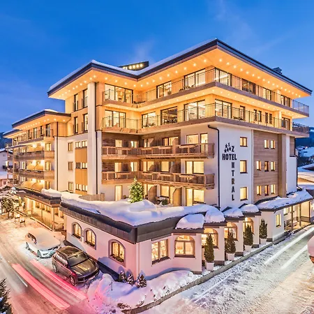 Zentral ****superior Hotel